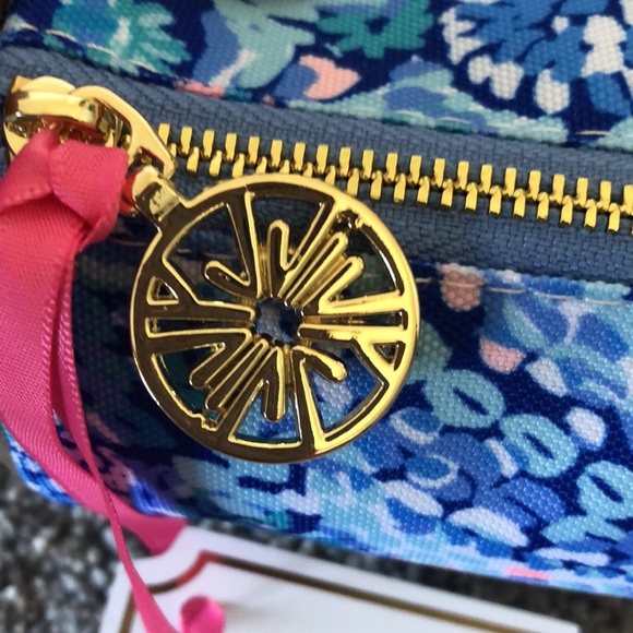 Lilly Pulitzer Bundle of 3 (Tote/Cosmetics/Wristlet) - Picture 5 of 16